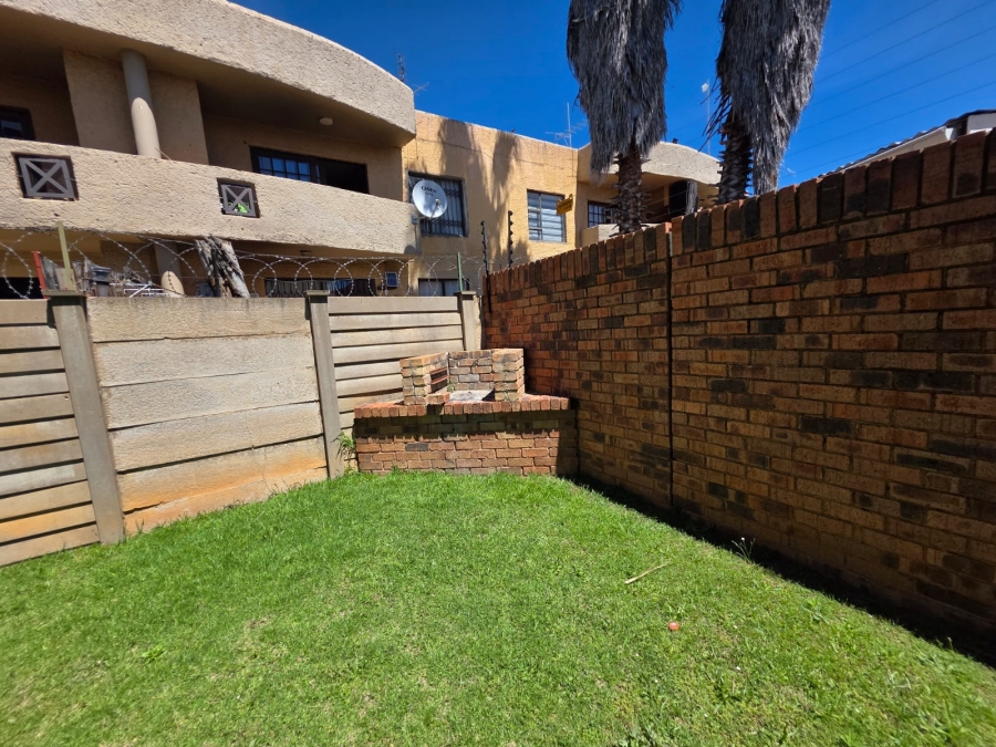 To Let 2 Bedroom Property for Rent in Pellissier Free State